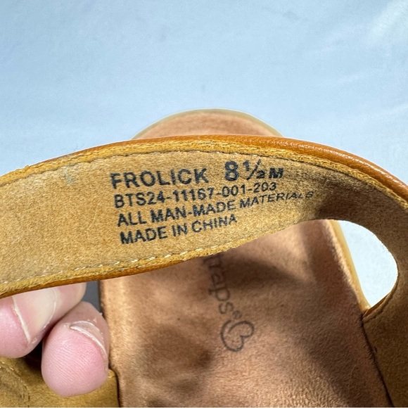 Baretraps Women’s Frolick Dark Camel Sandals - Picture 7 of 8